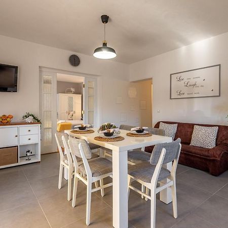 רוגוזניצה Apartment Bo&Dy With Private Pool מראה חיצוני תמונה