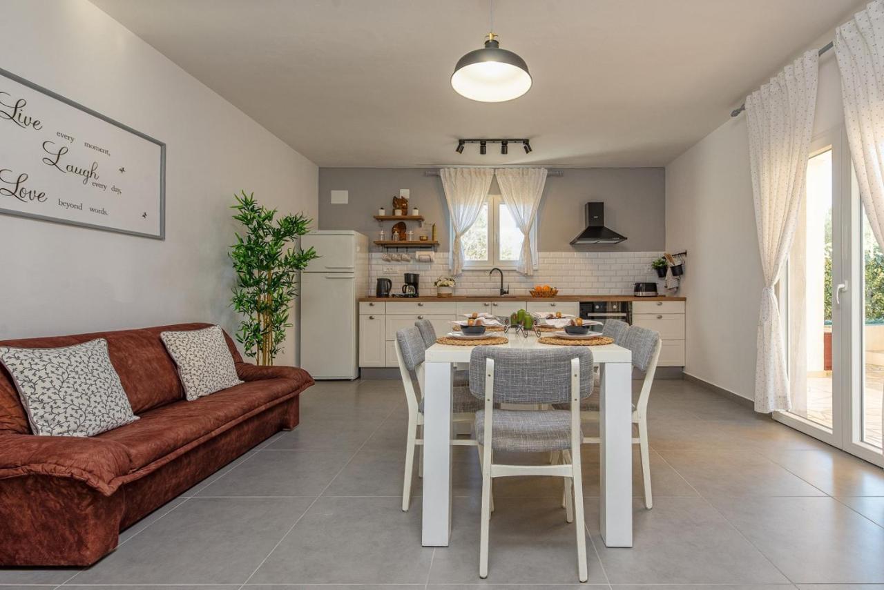 רוגוזניצה Apartment Bo&Dy With Private Pool מראה חיצוני תמונה